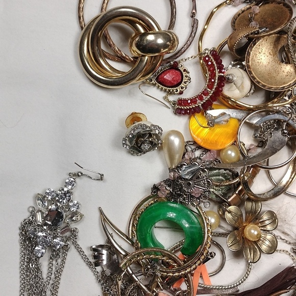 Assorted Jewelry Collection - Picture 2 of 10
